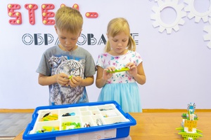 В Междуреченске в детском саду №53 открыли кабинет STEM-образования. Это набор современных модулей для обучения детей