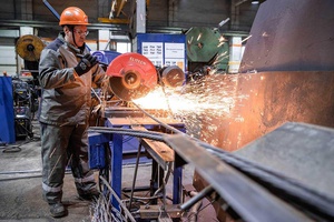 Бережливые технологии помогли заводу в Осинниках увеличить объемы производства на 30%